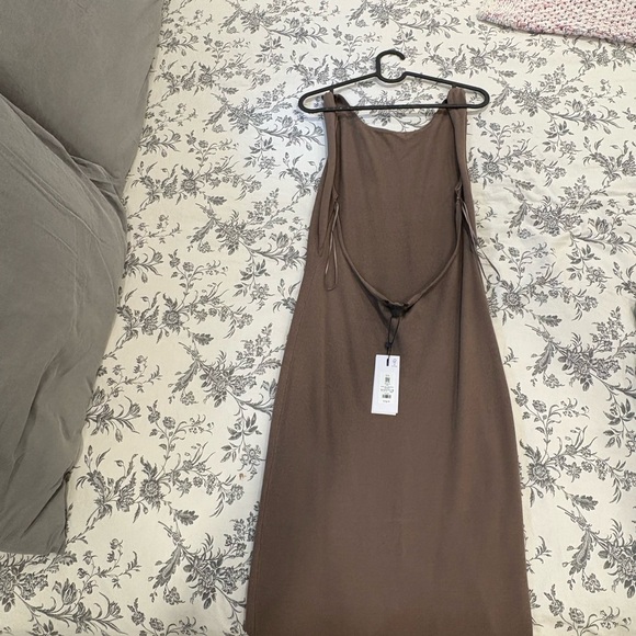 Dynamite Brown Backless Dress - Picture 2 of 2
